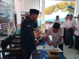 Pelantikan KPPS Kelurahan Rongtengah, Berkomitmen Tingkatkan Kualitas Layanan