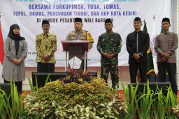 Kompak, Kapolres Kediri KotaKapolres Kediri Kota Bersama Toga Tomas Tandatangai Deklarasi Pemilu Damai