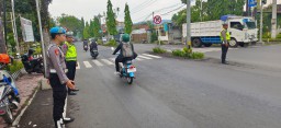 Antisipasi Pelanggaran, Si Propam Polres Karangasem Laksanakan Pengawasan Personel Yang Melaksanakan PH Pagi