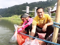 Giat Bakti Sosial Polres Buleleng Kembali Gelar Bersih-Bersih Menyasar Danau Buyan, dan Penebaran Benih Ikan