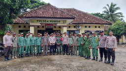 Polsek Sumur Gelar Giat Pelatihan Linmas Untuk Pam TPS Pemilu 2024