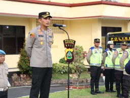 Kapolres Buleleng, Pimpin Apel Jam Pimpinan Tingkatkan Pelayanan dan Wujudkan Harkamtibmas