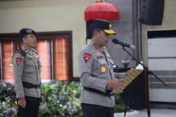 Kapolda Bali Pimpin Sertijab Kabid Keu Polda Bali