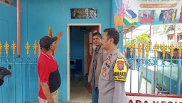 Jelang Pemilu Kapolsek Simokerto Terjunkan Bhabin Intel Cek Lokasi dan Deteksi Dini Situasi TPS