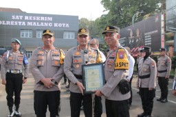 Kapolresta Malang Kota Pimpin Apel Pemberian Reward kepada Anggota Berprestasi