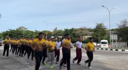 Kapolres Bandara Ngurah Rai Dampingi Baja Polri Lari Pagi Keliling Tuban