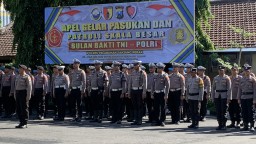 Bulan Bakti TNI - Polri, Polres Pelabuhan Tanjung Perak Gelar Patroli Skala Besar