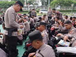 Wakapolresta Bandara Soetta Pimpin Apel Pengecekan Perlengkapan Personel BKO Pam TPS Pemilu 2024