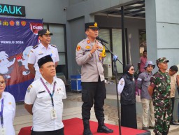 Kapolsek Cisauk Laksanakan Apel Gabungan Persiapan Pengamanan Pemilu 2024