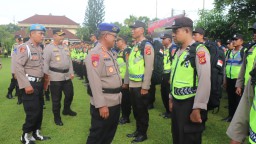 Polresta Denpasar Gelar Apel Pengecekan Kesiapan Pengamanan TPS Jelang Pemungutan Suara