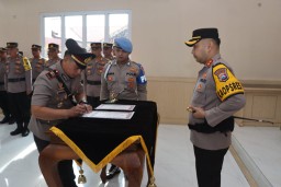 Kapolres Pasuruan Pimpin Langsung Giat Upacara Pelantikan Kapolsek Puspo di Gedung Rupatama Polres Pasuruan