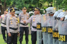 Kapolres Karangasem Pimpin Apel Pergeseran Pasukan Untuk "Operasi Mantap Brata Agung" Pemilu 2024 Tahap Pengut Suara