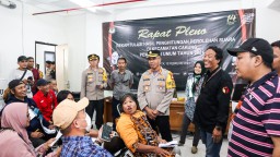 Kapolres Cek Gudang Logistik Pemilu Dan Personil Pengamanan di PPK Wilayah Jakarta Timur