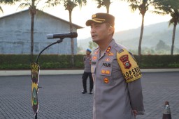 Kapolres Buleleng Pimpin Apel Persiapan Pengamanan Pemungutan Suara Ulang pasca Pemilu 2024, di Kecamatan Banjar