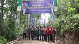 Kapolres Karangasem dan Bupati Tinjau Proyek Jalan Tembus Dalam TMMD ke-119