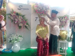 Acara Siraman 7 Bulanan Istri Fery Apriyanto, Novita Sari Berjalan Khidmat