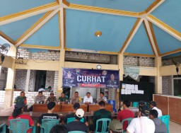 Giat Jumat Curhat, Kapolsek Sarirejo Bersama Warga Terkait Merebaknya Hama Tikus di Desa Kedungkumpul