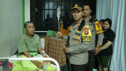 Peduli Pahlawan Demokrasi, Polres Bengkayang Salurkan Bansos Kepada Petugas KPPS