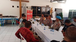 Polresta Denpasar Jalin Kerjasama Harmonis Dengan Jemaat Gereja Kemah Injil Dalam Giat Minggu Kasih