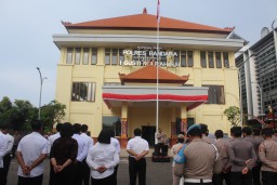 Apel Jam Pimpinan Perdana di Kantor Baru Ini Arahan Kapolres Bandara I Gusti Ngurah Rai