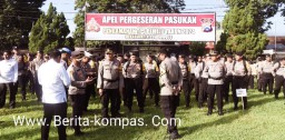 Apel Pelepasan Anggota Dalam Pengamanan Pemilu 2024 di Gelar Polres Bondowoso