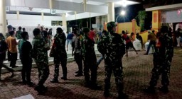 Danramil 0822/01 Bondowoso Bersama Anggota Kawal Pendistribusian Logistik Pemilu 2024