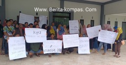 Merasa Kerja Keras Tak Dihargai, Puluhan KPPS Demo Tolak Hak Angket