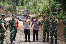 Kapolres Karangasem Dampingi Ketua Tim Wasep TMMD ke-119 Tinjau Lokasi TMMD