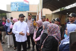 Bersama Pemerintah Kota, Polres Pasuruan Kota Gelar Operasi Pasar Untuk Jaga Stabilitas Harga Bahan Pokok