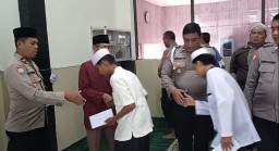 Jumat Peduli Polsek Cakung, Dengan Santuni Anak Yatim dan Doa Bersama