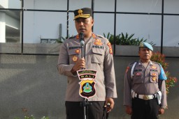 Kapolres Bandara Ngurah Rai Pimpin Apel Jam Pimpinan