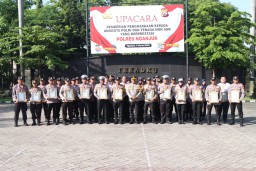 Luar Biasa, Kapolres Nganjuk Beri Piagam Penghargaan 43 Anggotanya Yang Berprestasi