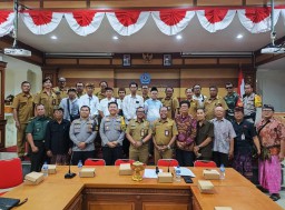 Jelang Hari Raya Nyepi dan Bulan Suci Ramadhan Desa Dauh Puri Kaja Gelar Rapat Koordinasi Pengamanan