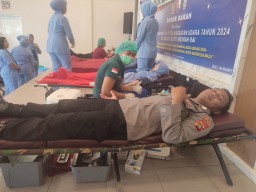 Personil Polres Bandara Ngurah Rai Mengikuti Giat Donor Darah HUT TNI AU ke-78