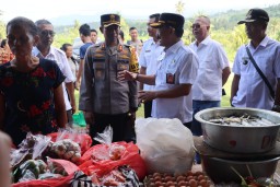 Kapolres Karangasem Hadiri Giat Pasar Murah Untuk Antisipasi Jelang Hari Raya Kuningan Nyepi dan Bulan Suci Ramadhan