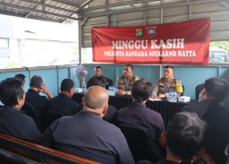 Minggu Kasih, Kapolresta Bandara Soetta Dicurhati Warga Soal Perpanjangan SIM