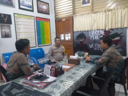Kunjungan Ke Sekolah Bhabinkamtibmas Sampaikan Hal Penting ke Para Guru