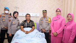 Wujud Kepedulian, Kapolres kunjungi Anggota dan keluarga Yang Sakit di RS Polri
