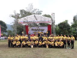 Jalin Kebersamaan Dengan Berolahraga dan Family Gathering Keluarga Besar Polres Buleleng