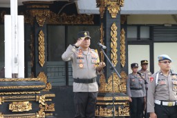 Kapolres Kungkung Pimpin Upacara Bendera Dalam Rangka Hari Kesadaran Nasional