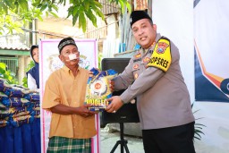 Berbagi Kasih di Bulan Ramadhan Polres Tanjung Perak Gelar Bansos dan Santuni Anak Yatim