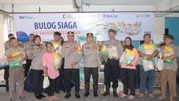 Polres Metro Jaktim Gelar Bazaar Sembako Murah Ramadhan Kapolda Metro Jaya