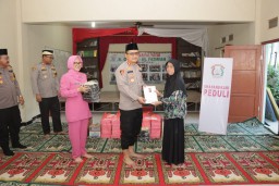 Gapai Keberkahan Ramadan, Polresta Tangerang Kunjungi Anak Yatim