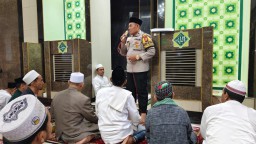 Tingkatkan Imam Taqwa, Polsek Cakung Lakukan Safari Ramadhan Dengan Sholat Tarawih