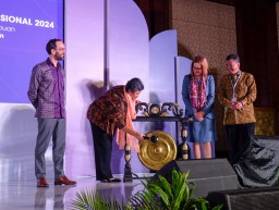 Revolusi Kesehatan di Indonesia Dengan Memberdayakan Perempuan Sebagai Pemimpin InspireInclusion