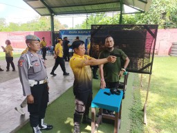 Puluhan Personil Polres Bandara Ngurah Rai Ikuti Latihan Menembak