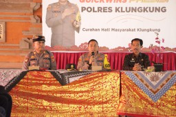 Kapolres Klungkung Jadi Narasumber di SMA N 1 Dawan Gelar Jumat Curhat Tampung Masukan Guru dan Para Siswa