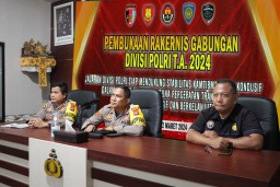 Kapolres Klungkung Ikuti Kegiatan Pembukaan Rakernis Gabungan Divisi Polri T.A 2024, Melalui Virtual Zoom Metting