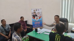 Silaturahmi Awak media Beritakompas.com Dengan Kanit Regident Samsat Sampang Iptu Sujiono S.H