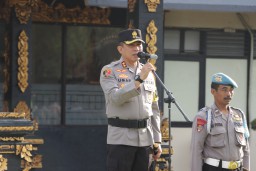 Kapolres Klungkung Apel Jam Pimpinan Tekankan Tingkatkan Kewaspadaan Saat Bertugas